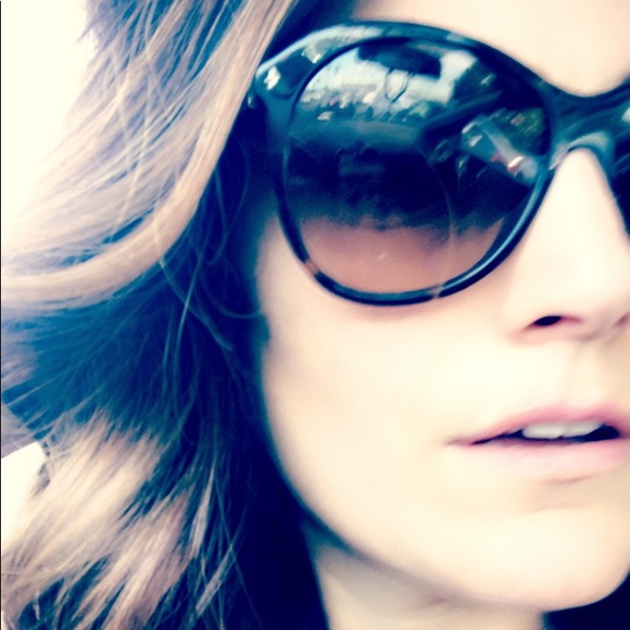 Meet your posher Trasie! - Picture 1 of 3